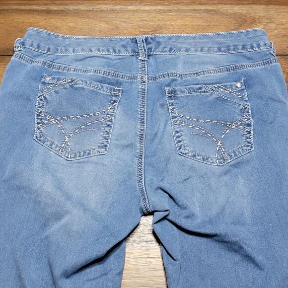 Soft & Sassy by Ariya Jeans Juniors Flare Denim - Size 15/16 - Picture 4 of 5